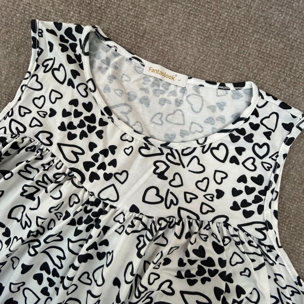 Fantaslook Tank Top Women L Multicolor Heart Print Stretch Wide Strap Curved Hem